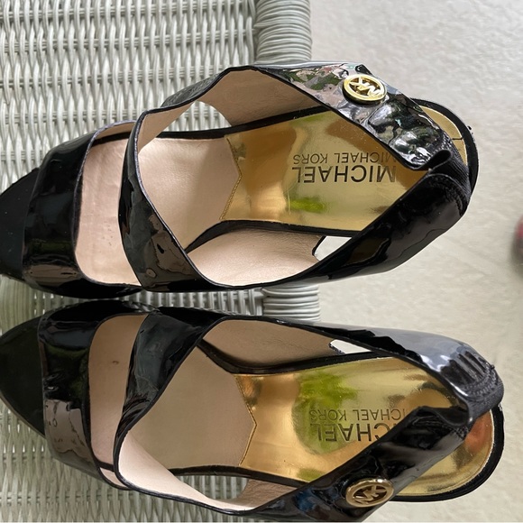 Michael Kors Heels Rochelle Sandal - Picture 3 of 5